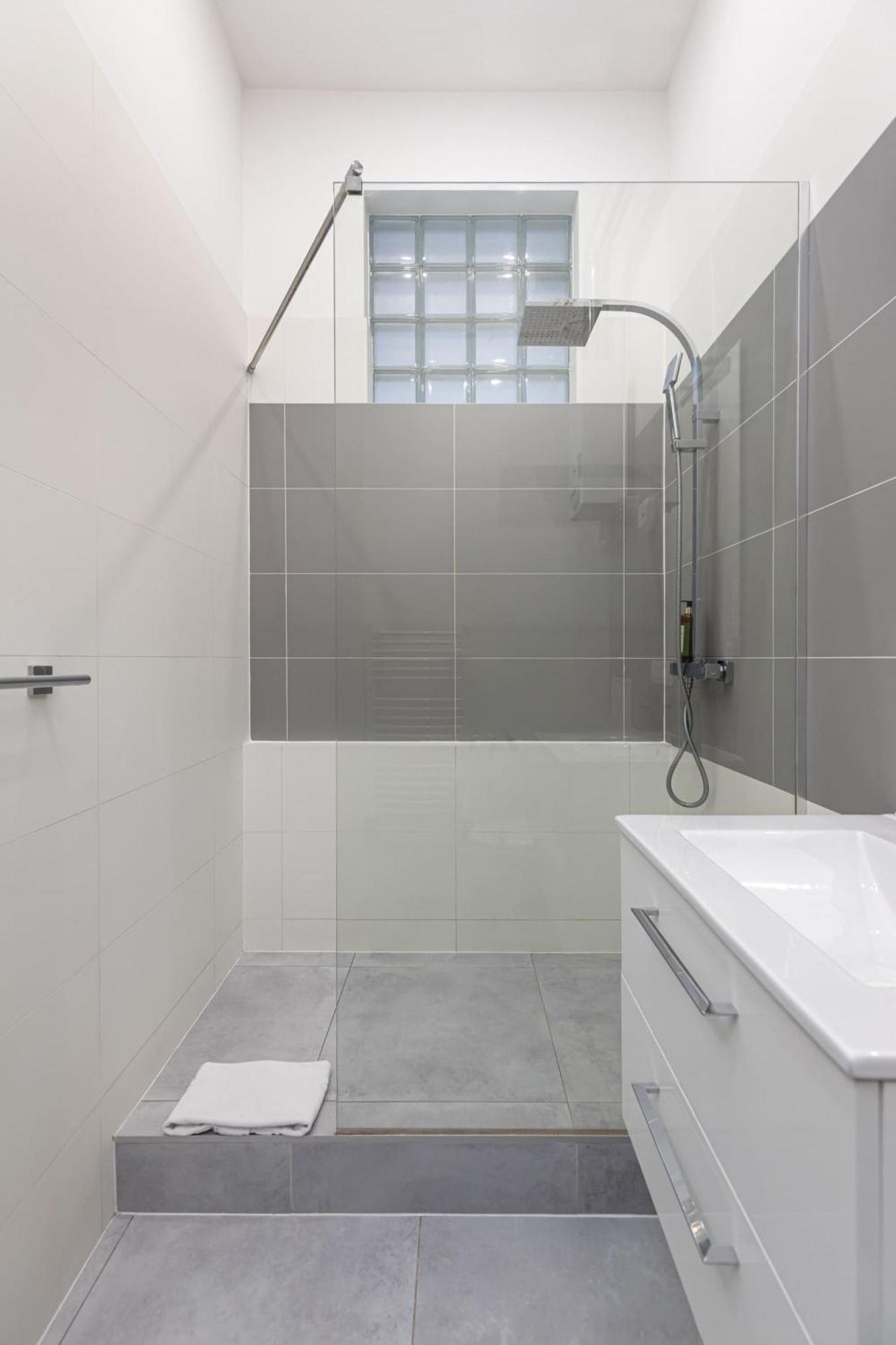 Stylish Apartment Swietojanska By Noclegi Renters ワルシャワ エクステリア 写真